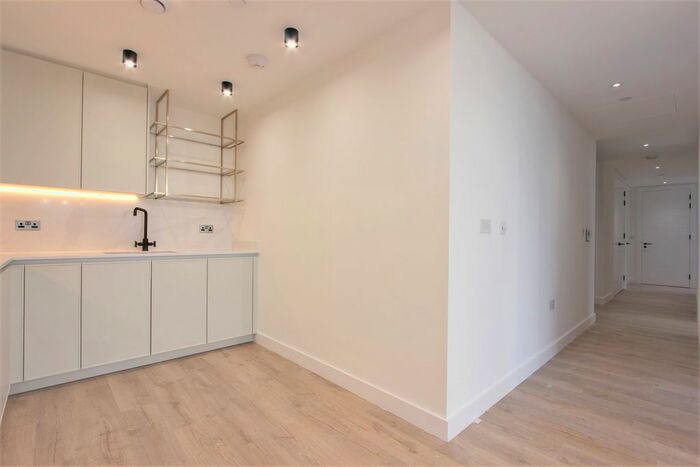 2 Bedroom Flat To Rent In Valencia Tower, Bolinder Place, London, EC1V