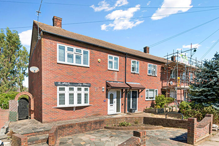 3 Bedroom End Of Terrace House For Sale In New North Road, Hainault, Ilford, Redbridge, IG6