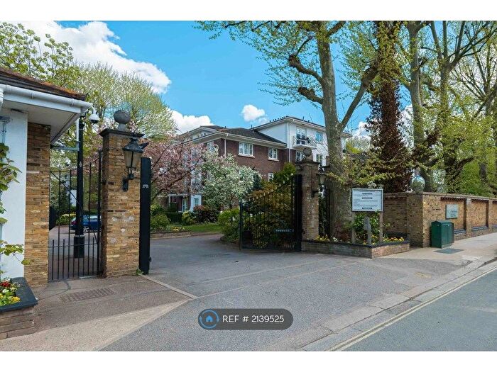 2 Bedroom Flat To Rent In Brompton Park Crescent, London, SW6