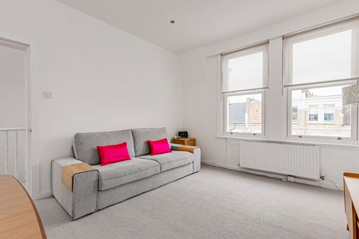 1 Bedroom Flat To Rent In Rostrevor Road, Munster Village, SW6