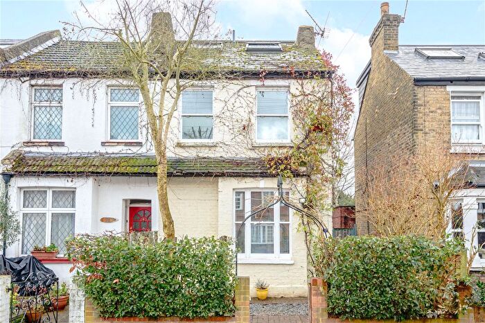 3 Bedroom End Terrace House For Sale In Campbell Road, Twickenham, TW2
