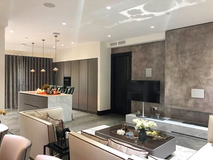 2 Bedroom Flat To Rent In Vauxhall Bridge Road, London, SW1V