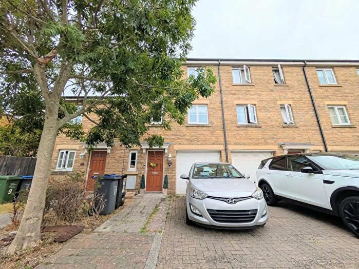 3 Bedroom Property To Rent In Middle Leaze, Allington, Chippenham, SN14