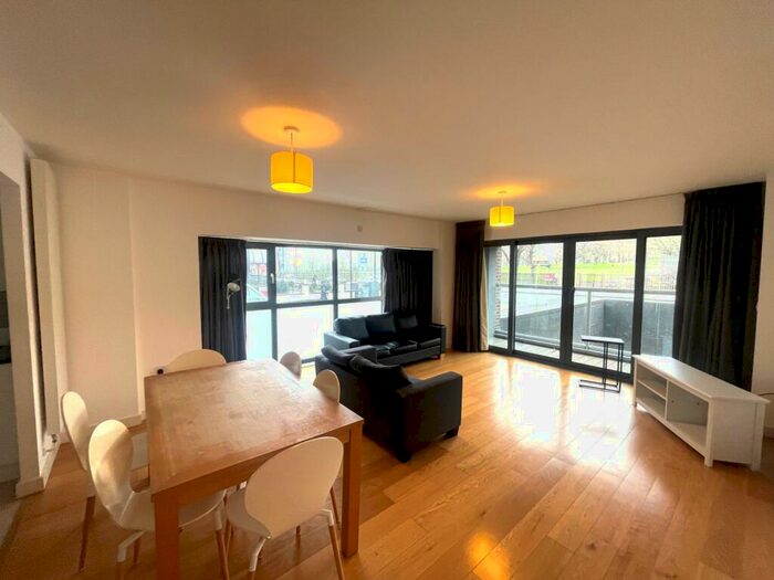 3 Bedroom Flat To Rent In Seven Sisters Road, Finsbury Park, N4
