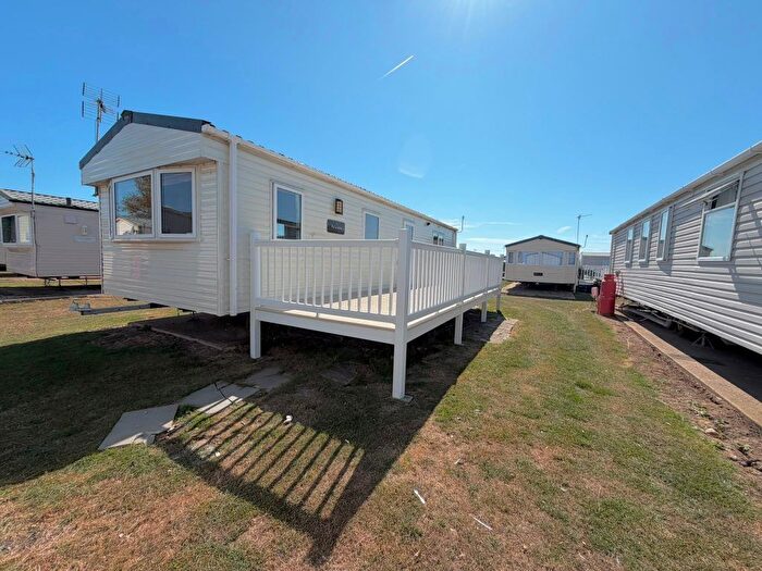 2 Bedroom Park Home For Sale In Beach Road, St. Osyth, Clacton-On-Sea, CO16