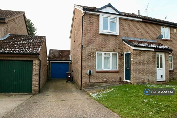 3 Bedroom Semi-Detached House To Rent In Catcliffe Way, Reading, RG6
