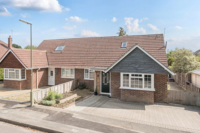 4 Bedroom Bungalow For Sale In Mayhurst Avenue, Woking, GU22