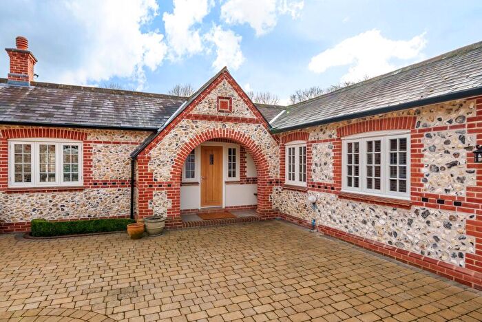 2 Bedroom Bungalow To Rent In Green Dene, East Horsley, KT24