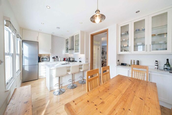 2 Bedroom Flat To Rent In Oxberry Avenue, London, SW6