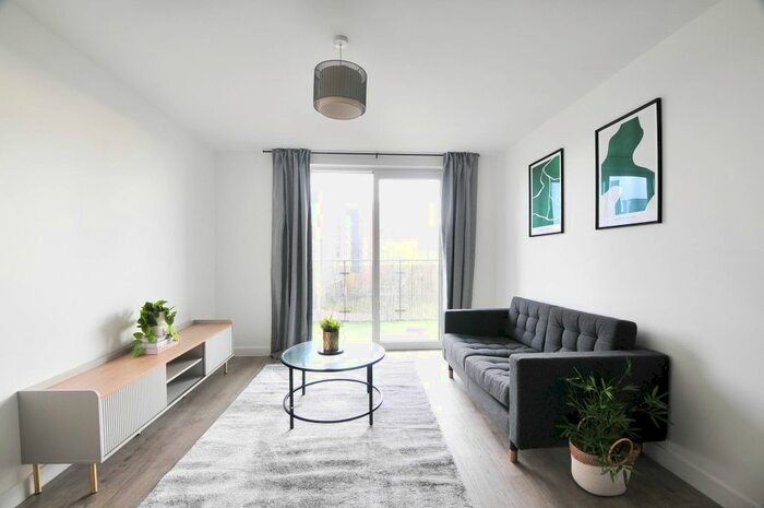 2 Bedroom Flat To Rent In Middlewood Street, Salford, M5