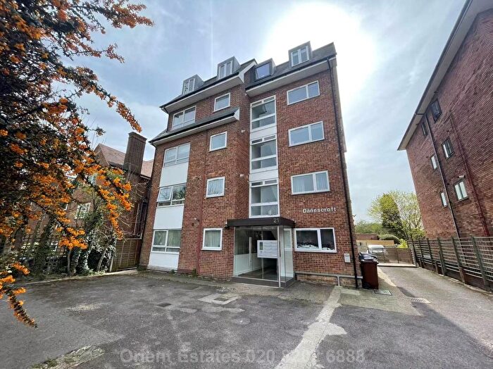 1 Bedroom Flat To Rent In Torrington Park, London, N12
