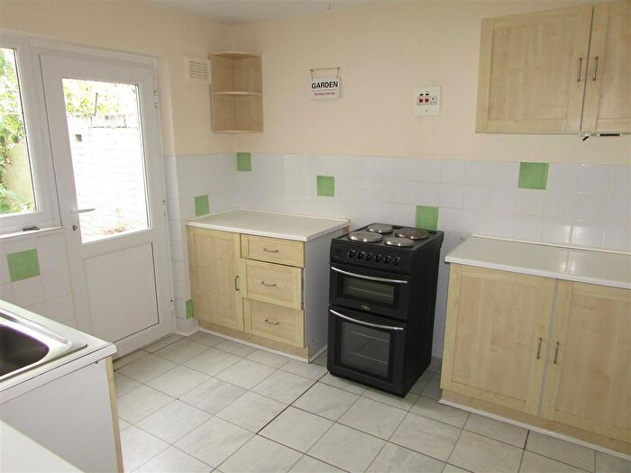 2 Bedroom Maisonette To Rent In Elder Way, Town Centre, Stevenage, SG1