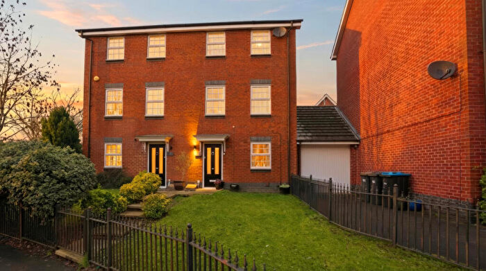 4 Bedroom Semi Detached House For Sale In The Avenue, Harrogate, HG1