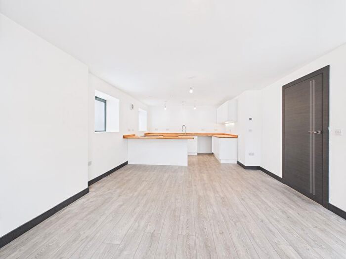 2 Bedroom Flat To Rent In Manor Street, Gillingham, ME7