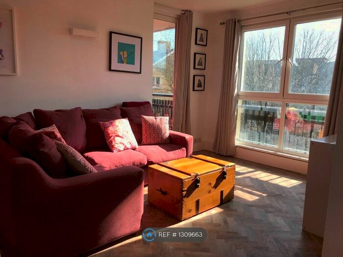 2 Bedroom Flat To Rent In Pakenham House, London E2