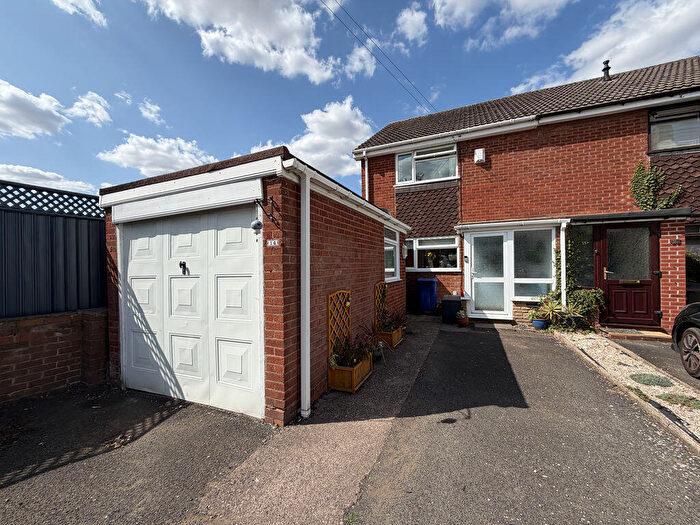 3 Bedroom Semi-Detached House For Sale In Queen Street, Kingswinford, DY6