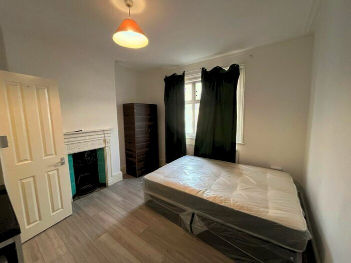 1 Bedroom Retirement Property To Rent In Malvern Road, CR7