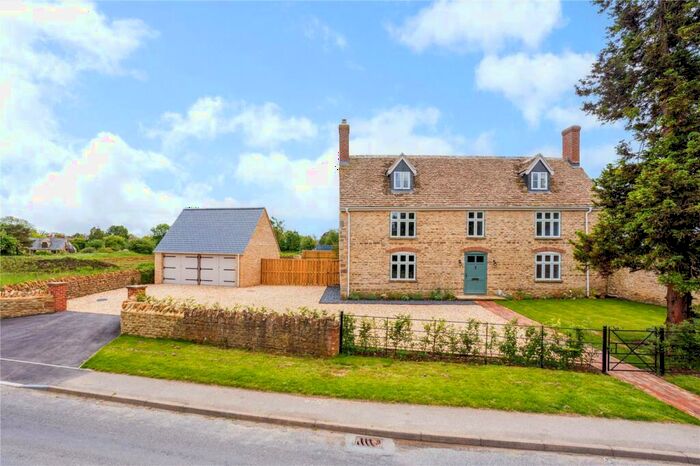 5 Bedroom Detached House For Sale In Cottage Farmhouse, Upper Green, Stanford In The Vale, Oxfordshire, SN7