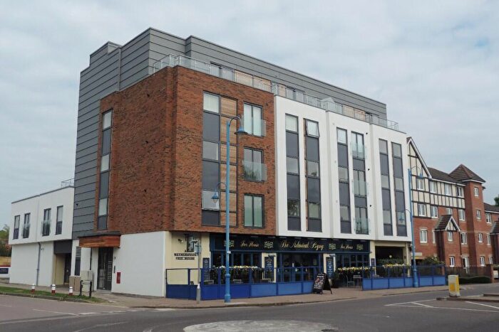 1 Bedroom Flat To Rent In Darkes Lane, Potters Bar, Hertfordshire, EN6