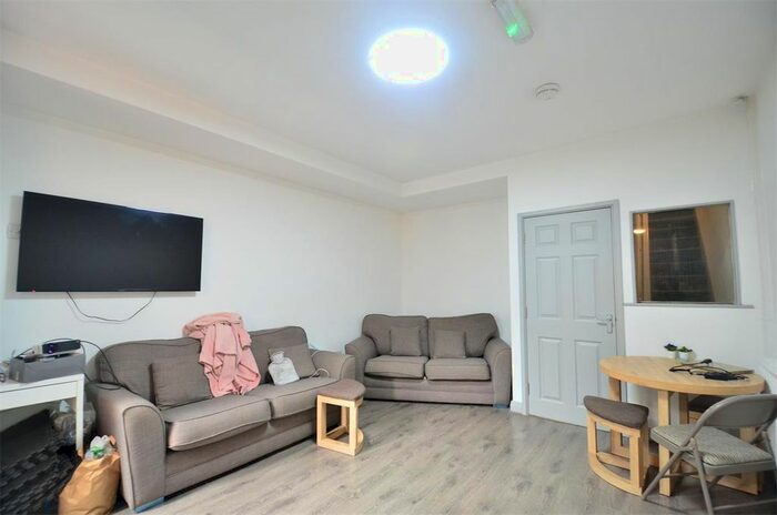 6 Bedroom Terraced House To Rent In Teignmouth Road, Selly Oak, Birmingham, B29