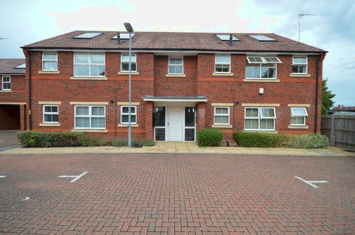 2 Bedroom Apartment To Rent In Green Farm Road, Milton Keynes, Buckinghamshire, MK16