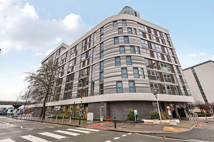 1 Bedroom Flat For Sale In Ealing Road, Brentford, TW8