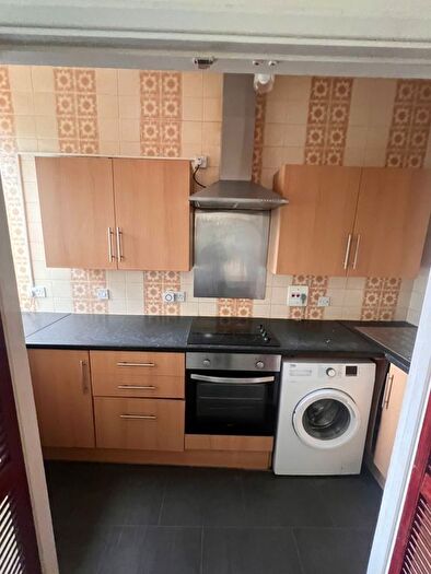 1 Bedroom Flat To Rent In Empress Avenue, Ilford, IG1
