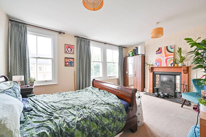 3 Bedroom Flat To Rent In Trafalgar Avenue, Peckham, London, SE15