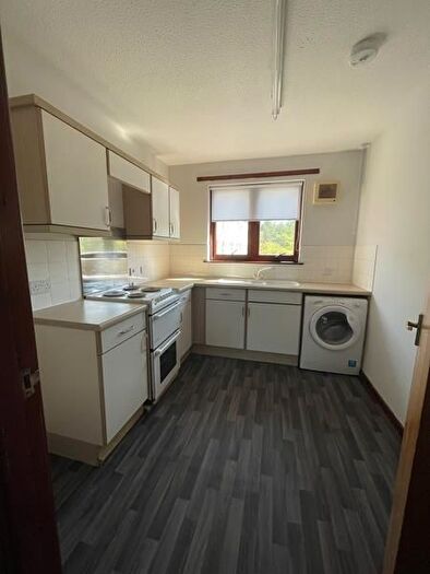 2 Bedroom Flat To Rent In Colton Court, Dunfermline, KY12