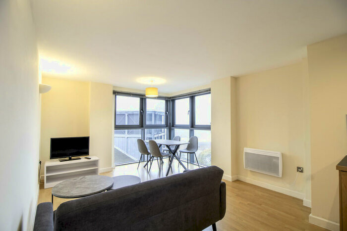 2 Bedroom Apartment To Rent In Velocity North, Leeds, LS11