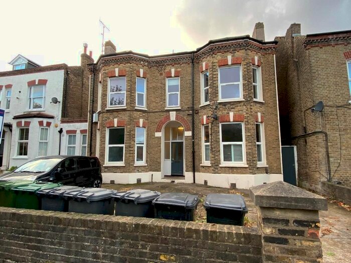 1 Bedroom Flat To Rent In Burnt Ash Hill, Lewisham, London, SE12