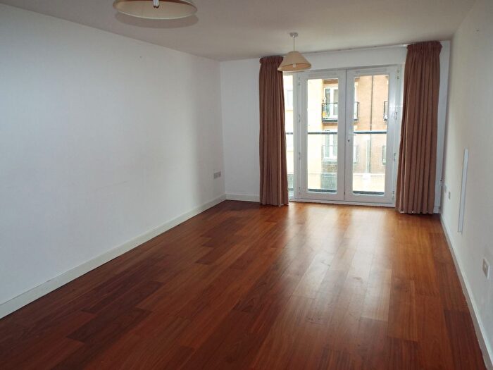 2 Bedroom Flat To Rent In Phoenix Court, Gravesend, DA11