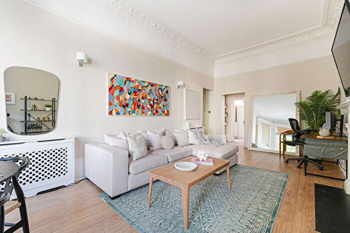 1 Bedroom Flat For Sale In Stanhope Gardens, South Kensington, London, SW7