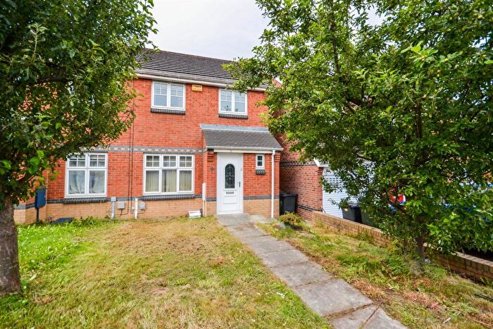 3 Bedroom Semi-Detached House For Sale In Somervyl Avenue, Longbenton, NE12