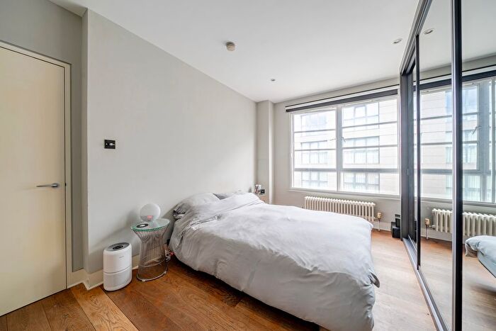 1 Bedroom Flat For Sale In Goswell Road, Clerkenwell, London, EC1V
