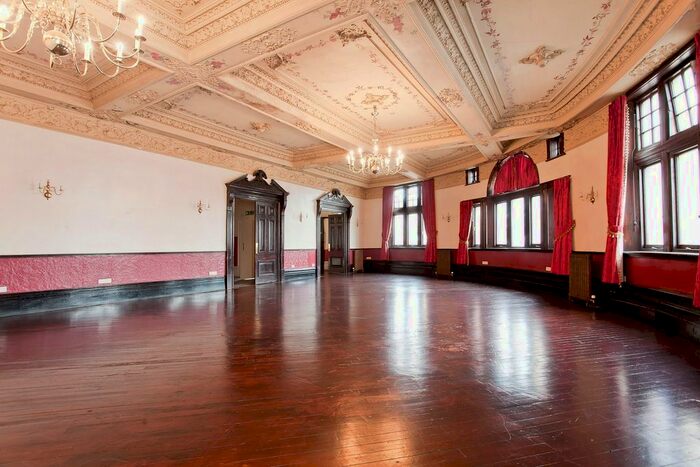 2 Bedroom Flat To Rent In Grand Parade, Green Lanes, London, N4