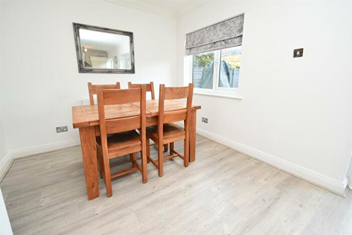 2 Bedroom Bungalow For Sale In Athos Road, Canvey Island, SS8