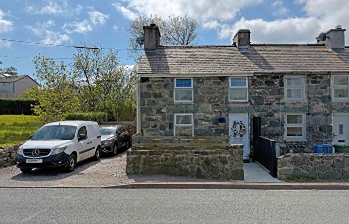 2 Bedroom Semi Detached House For Sale In Tros Y Gors, Llanrug, Caernarfon, Gwynedd, LL55