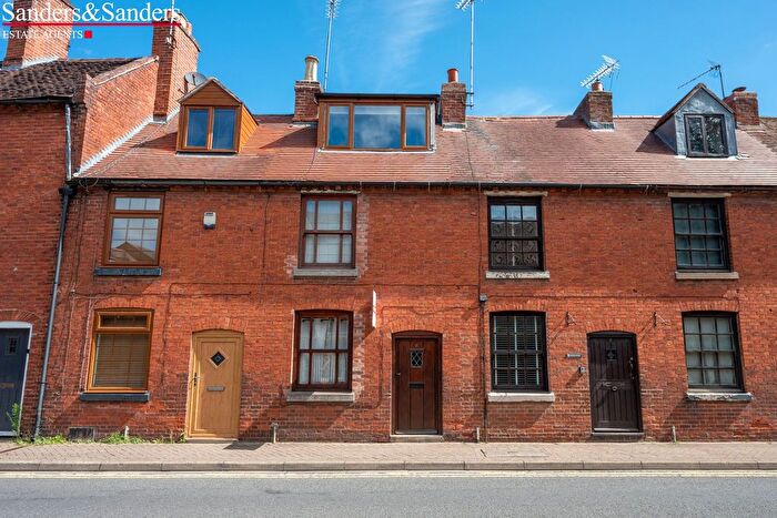 2 Bedroom Cottage For Sale In Stratford Road, Alcester, B49