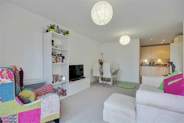 2 Bedroom Flat To Rent In Tennyson Apartments, Saffron Central Square, Croydon, CR0