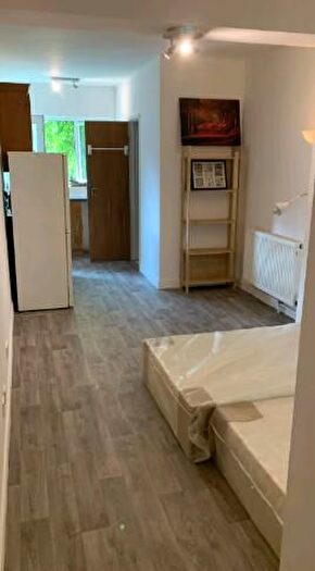 Studio To Rent In Wesley Ave, London, NW10