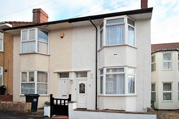 3 Bedroom Terraced House To Rent In Kensal Avenue, Victoria Park, Bristol, BS3
