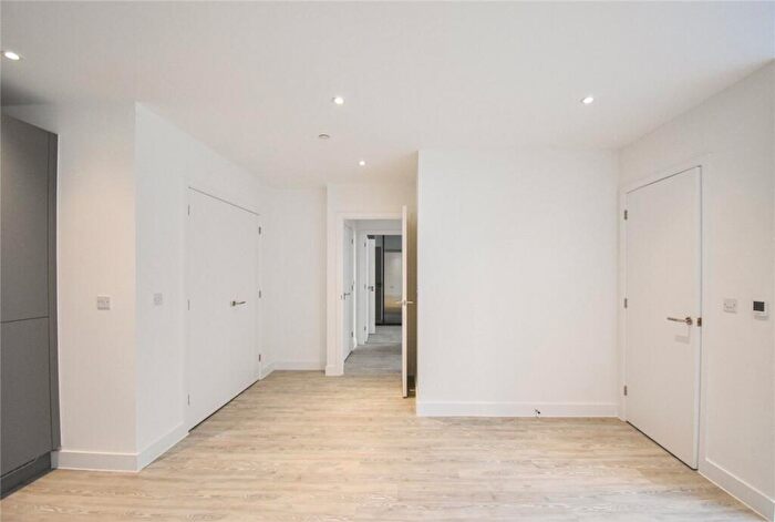 2 Bedroom Apartment To Rent In Bragg Way, Cambridge, CB5