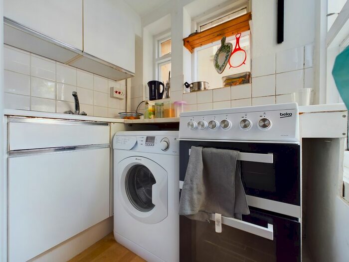 Studio To Rent In Selborne Road, Hove, BN3