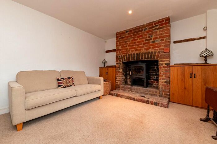 3 Bedroom Semi-Detached House For Sale In Welwyn, Hertfordshire, AL6