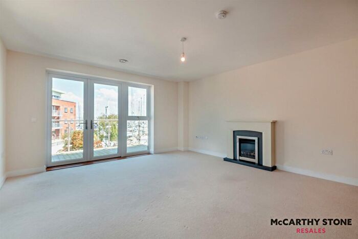 2 Bedroom Apartment For Sale In Viewpoint, Harbour Road, Gosport, PO12