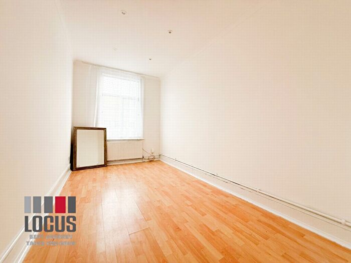 1 Bedroom Flat To Rent In Stoke Newington Road, Hackney, N16