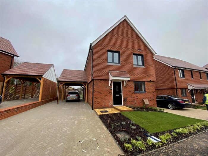 4 Bedroom Detached House To Rent In Honeysuckle Avenue, Willesborough, Ashford, TN24