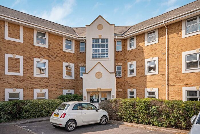 Studio For Sale In International Way, Sunbury-On-Thames, Surrey, TW16