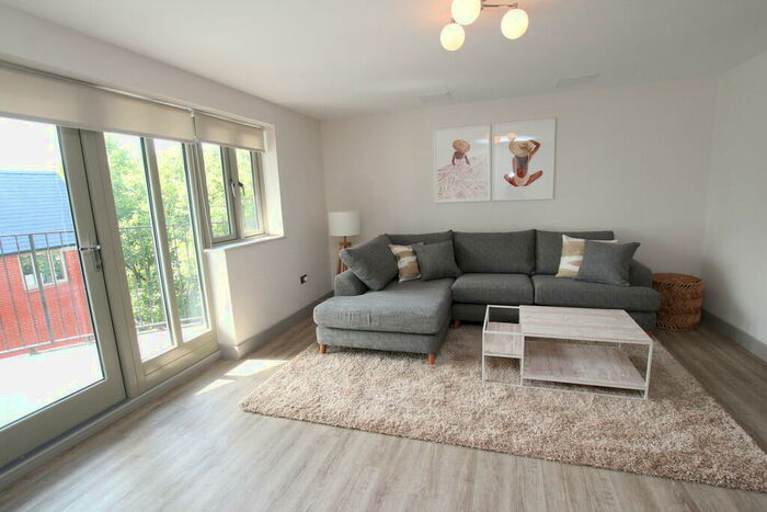 2 Bedroom Apartment To Rent In Park Edge, Nottingham, NG7